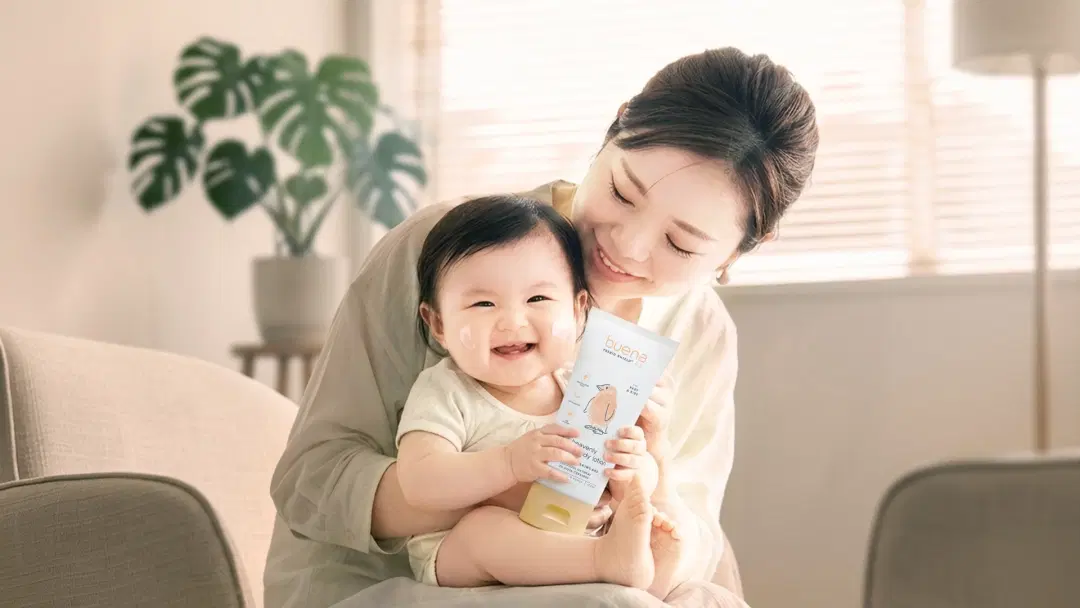 Ini Dia 3 Cara Mengatasi Anak Rewel Akibat Kulit Kering & Sensitif pada Anak